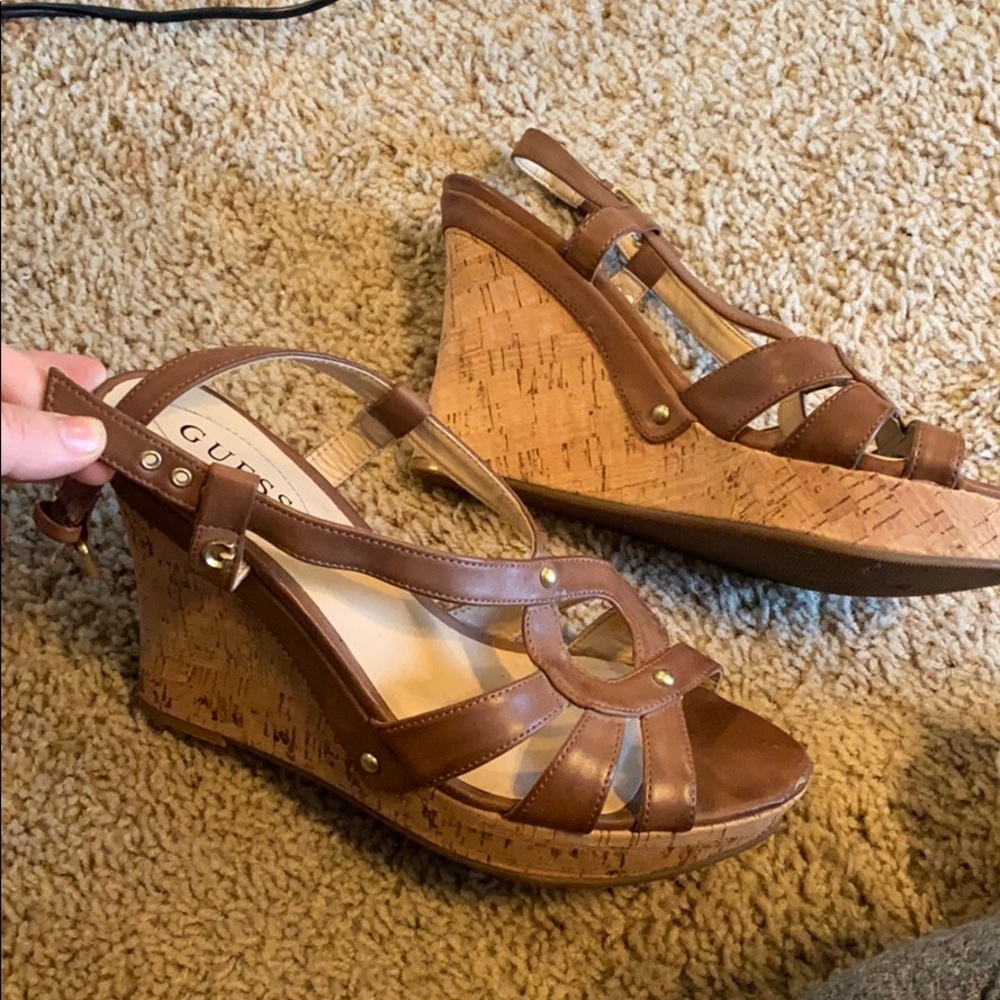 GUESS BROWN WEDGES